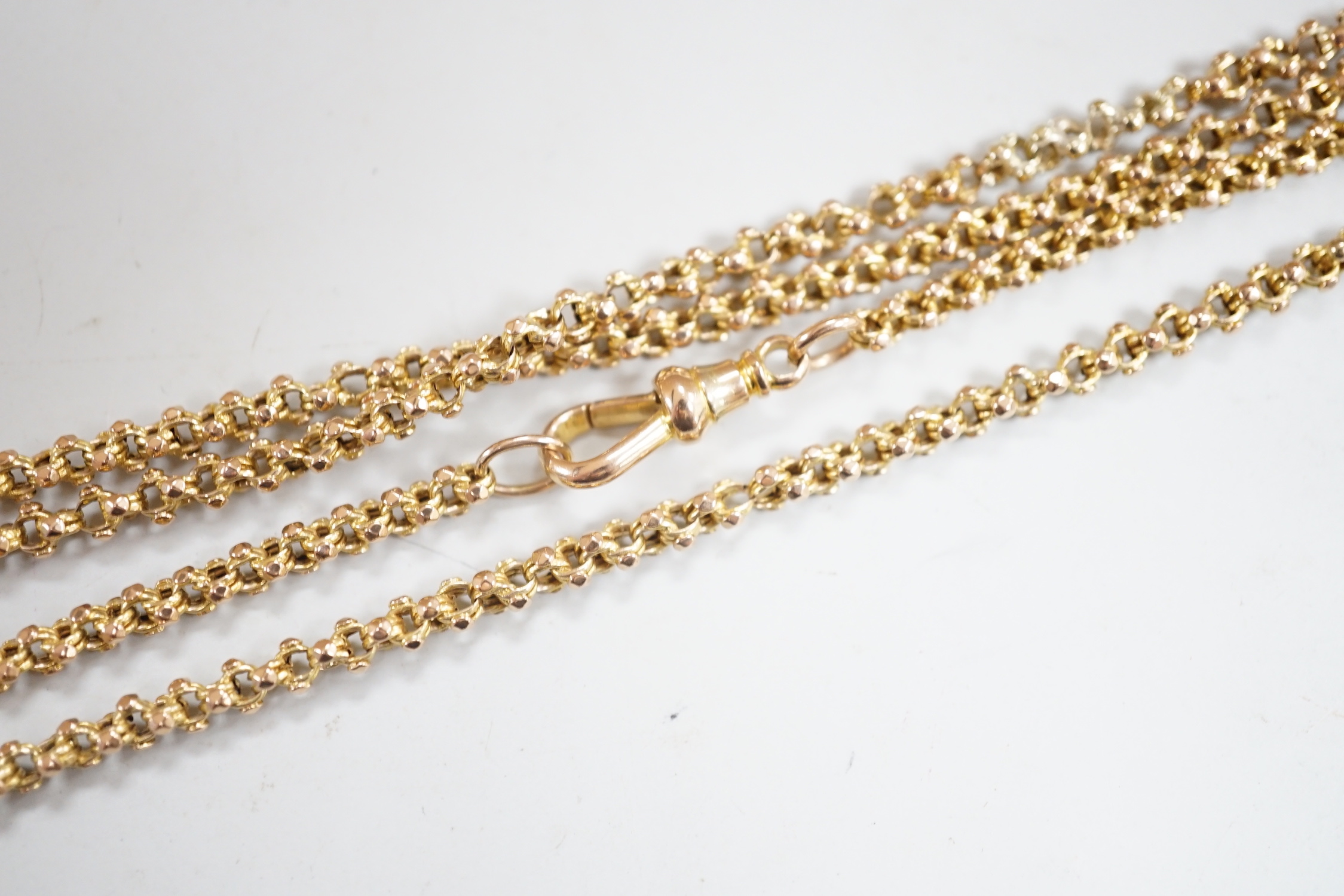 A 9ct gold guard chain, 118cm, 22.3 grams.